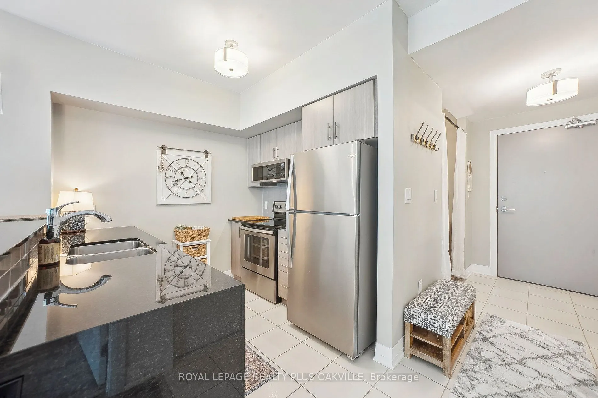 10 Concord Place #412