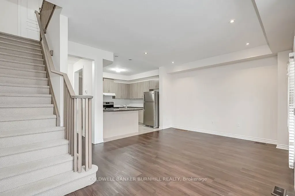 8 Hiscott Drive
