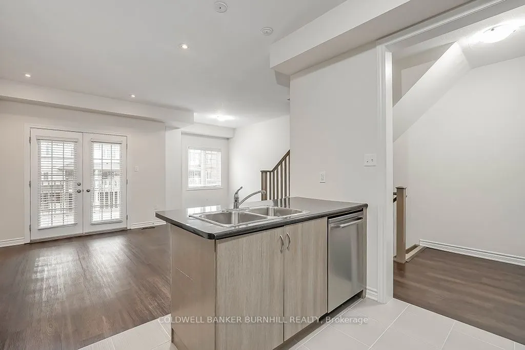 8 Hiscott Drive
