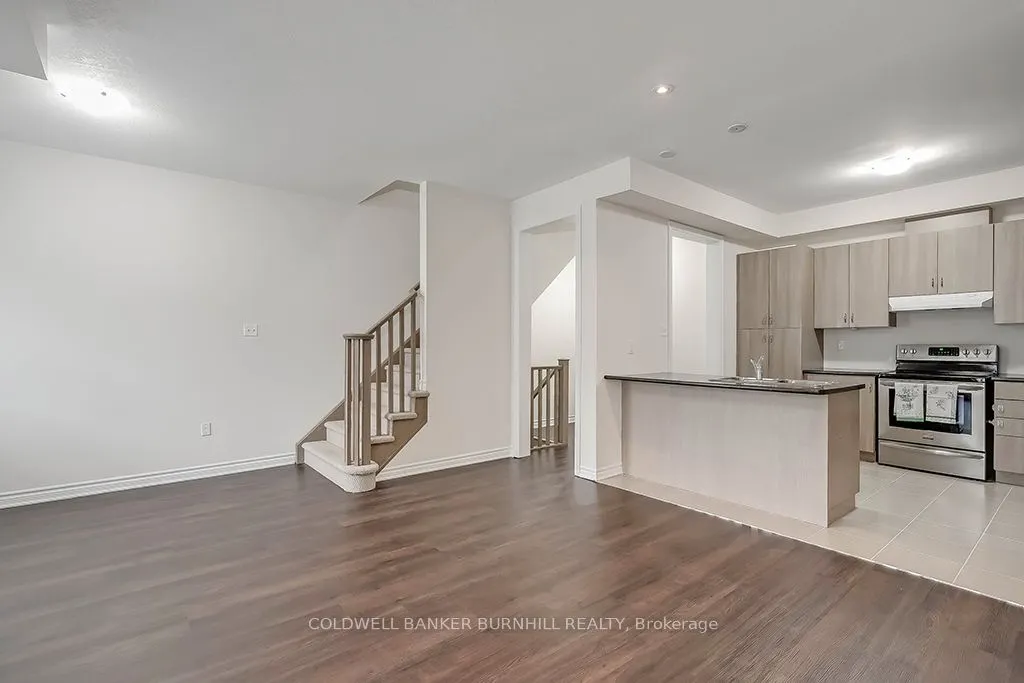 8 Hiscott Drive
