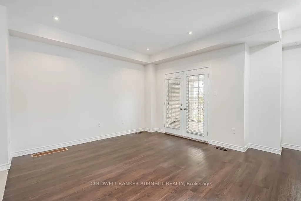 8 Hiscott Drive