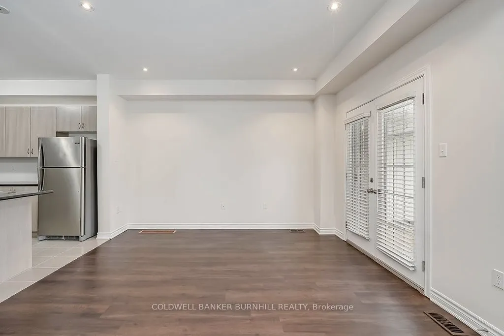 8 Hiscott Drive