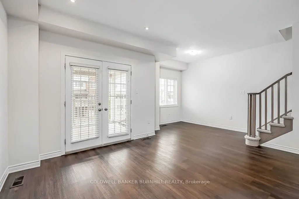 8 Hiscott Drive