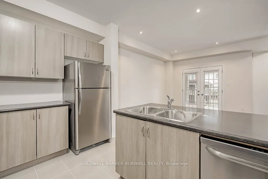 8 Hiscott Drive