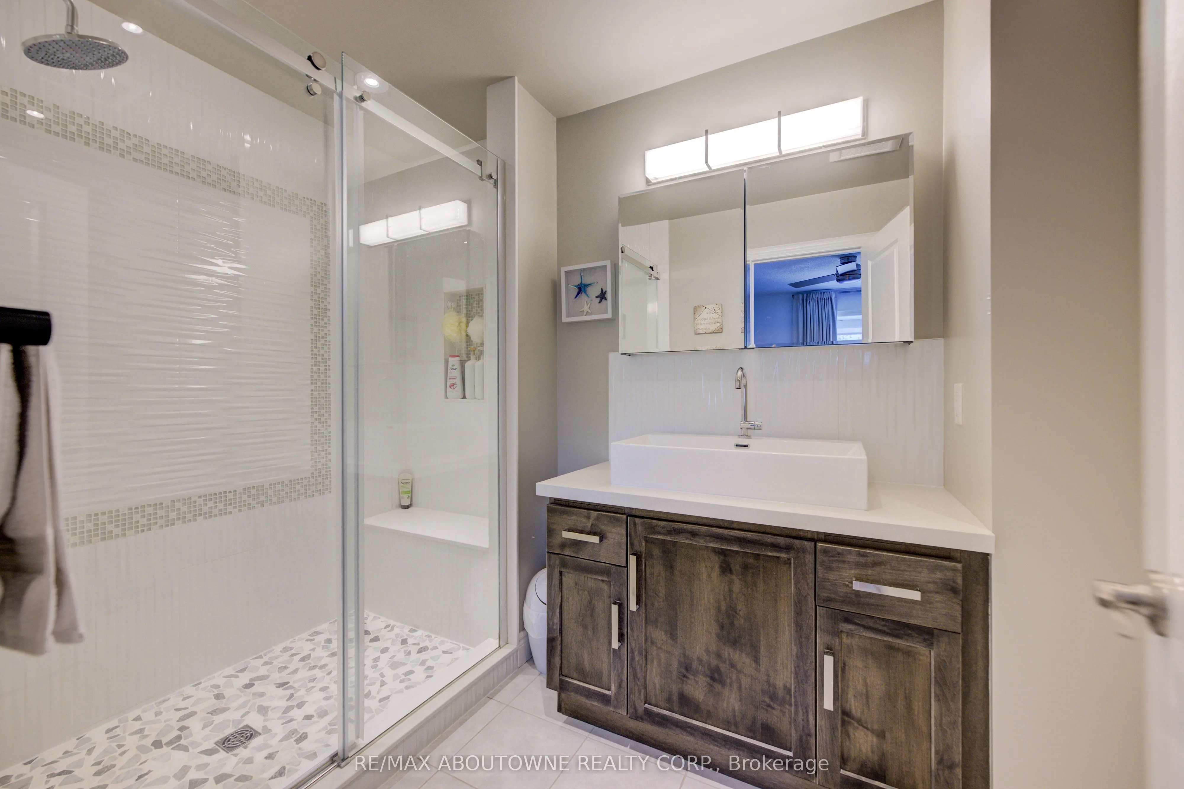 44 Flamboro Street, #7
