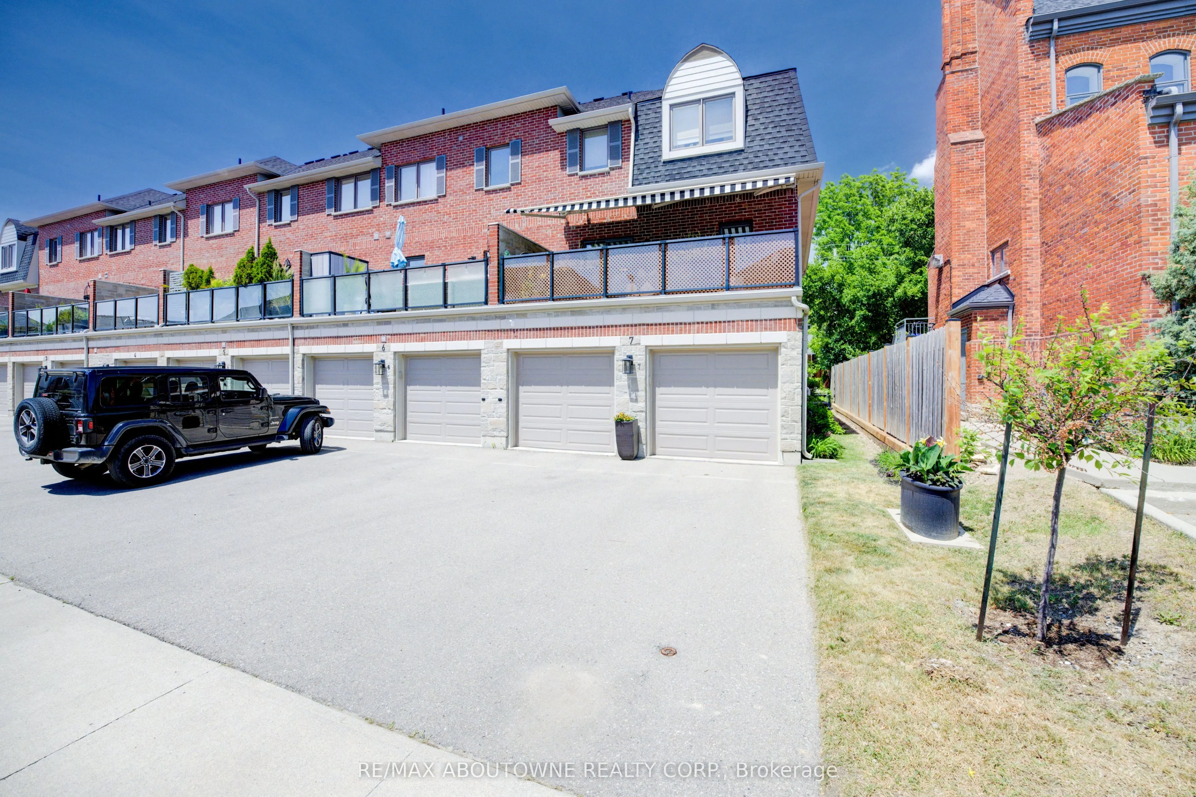 44 Flamboro Street, #7