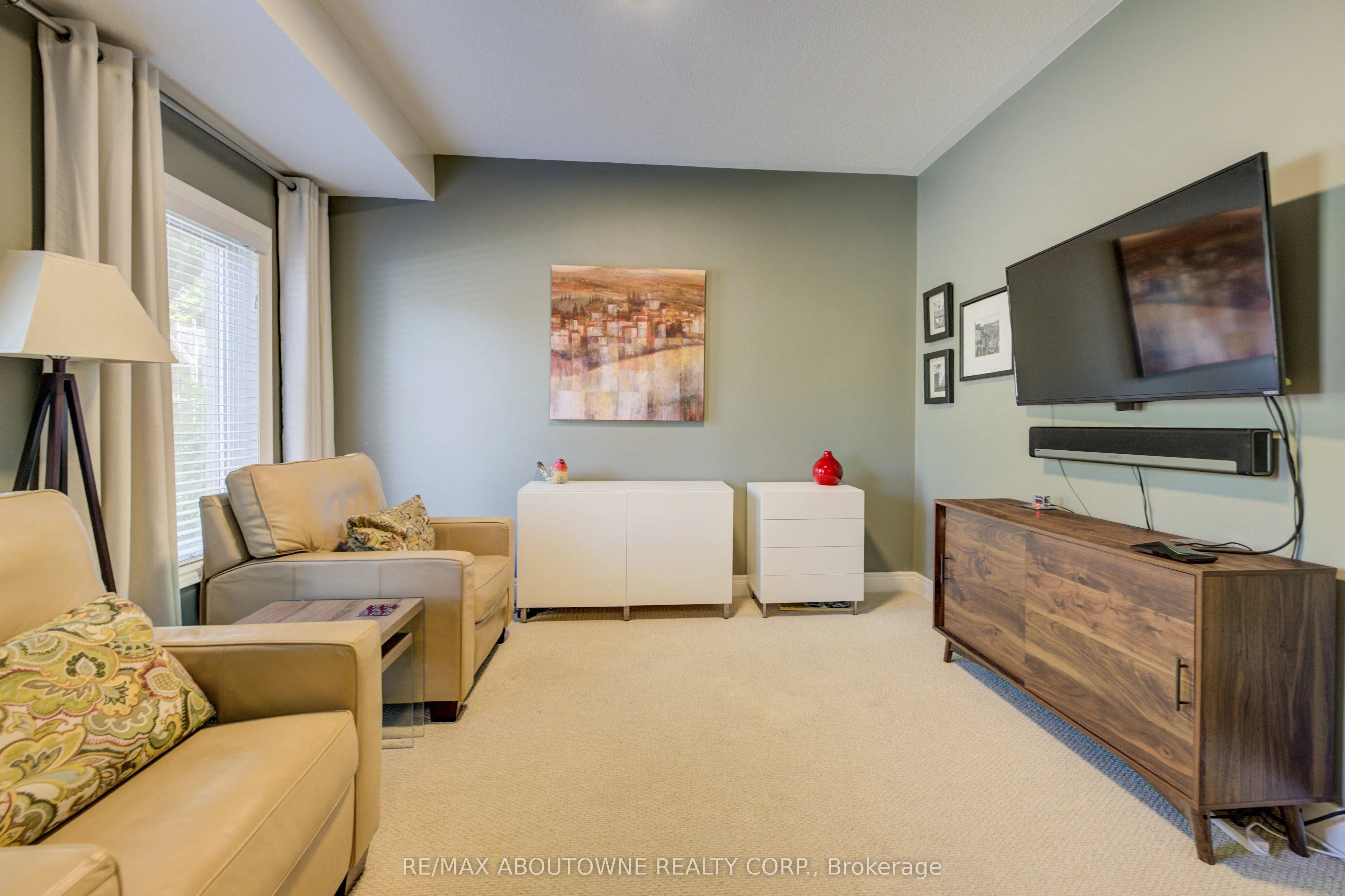 44 Flamboro Street, #7