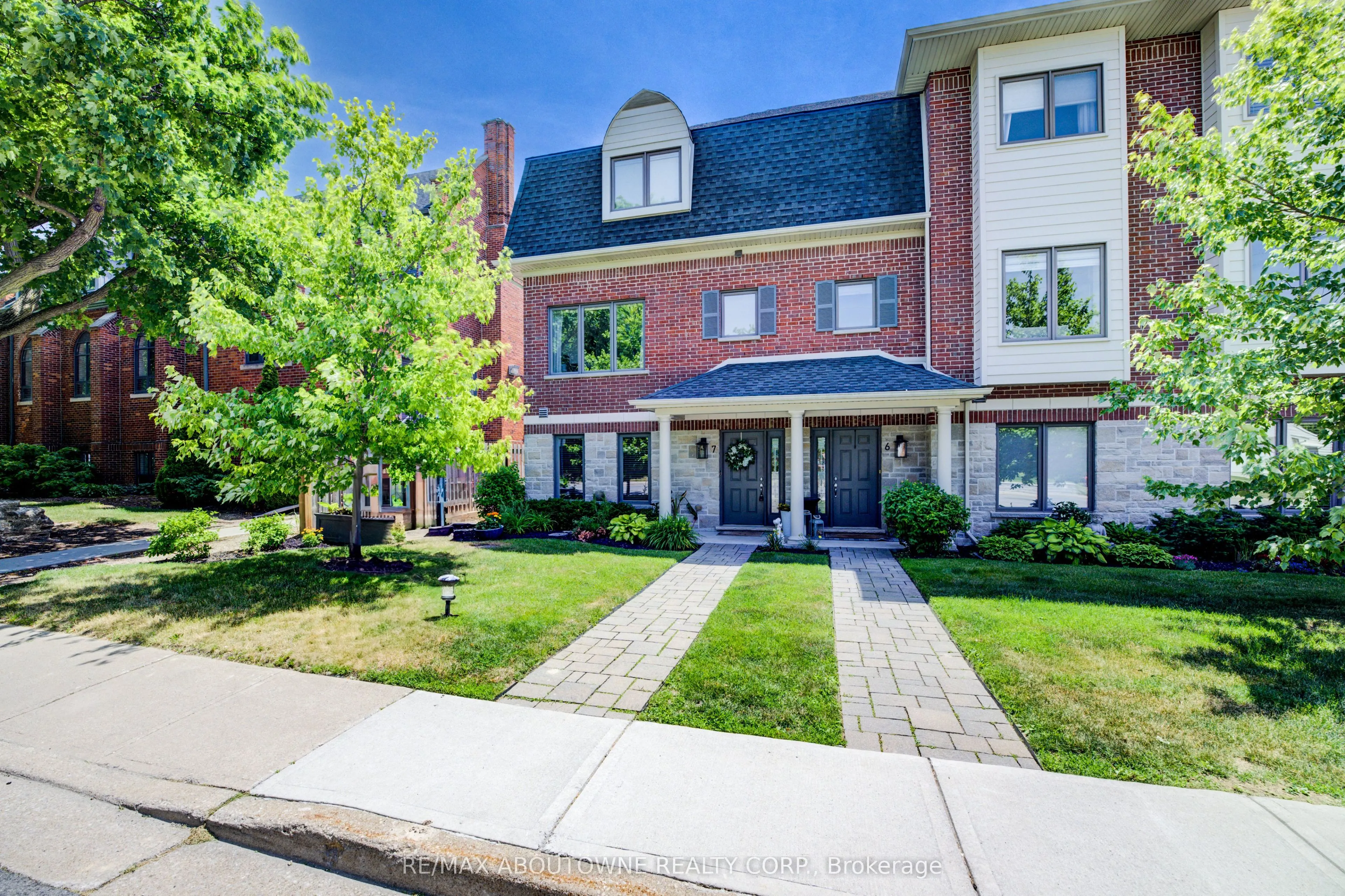 44 Flamboro Street, #7