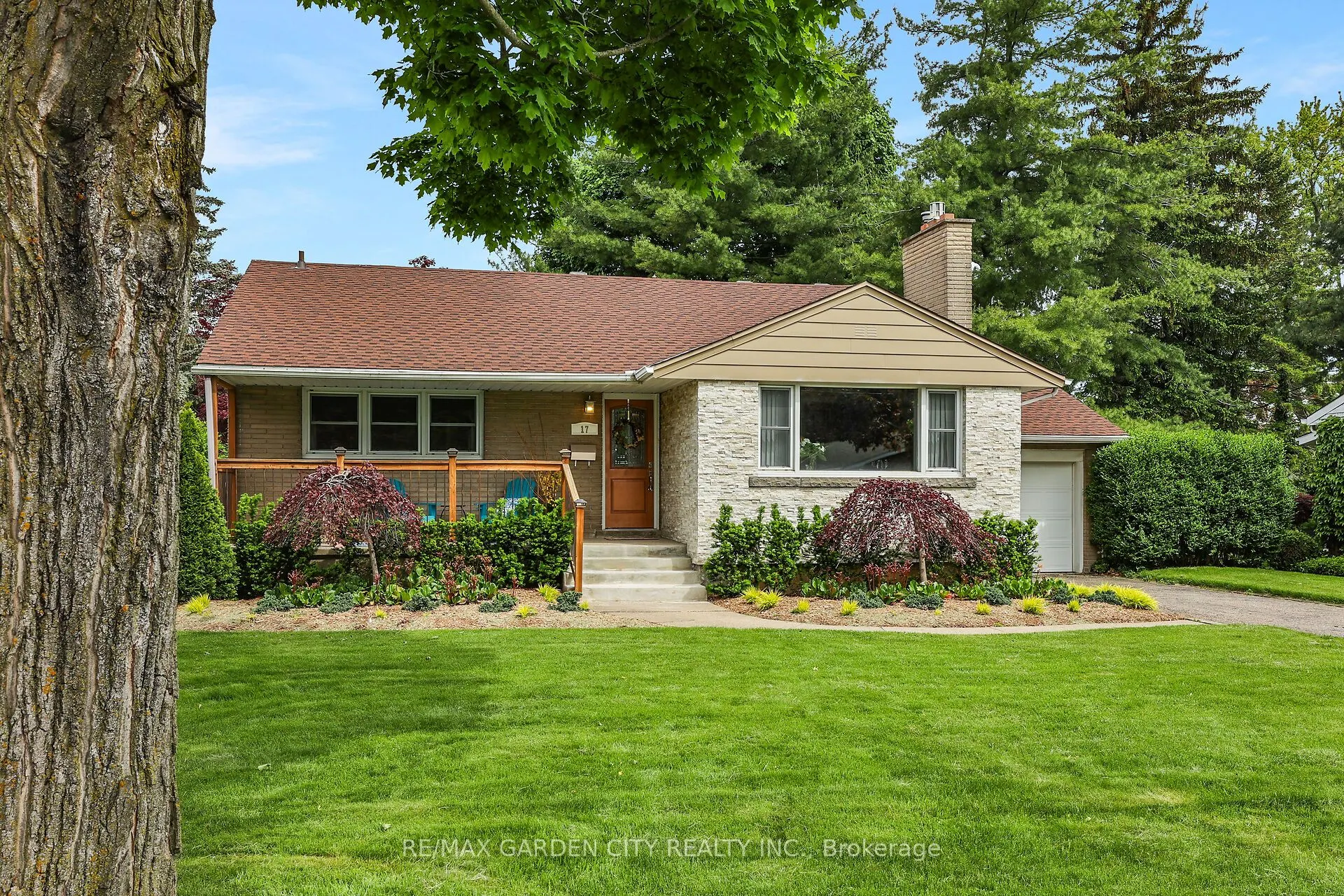 17 Sunnyside Drive