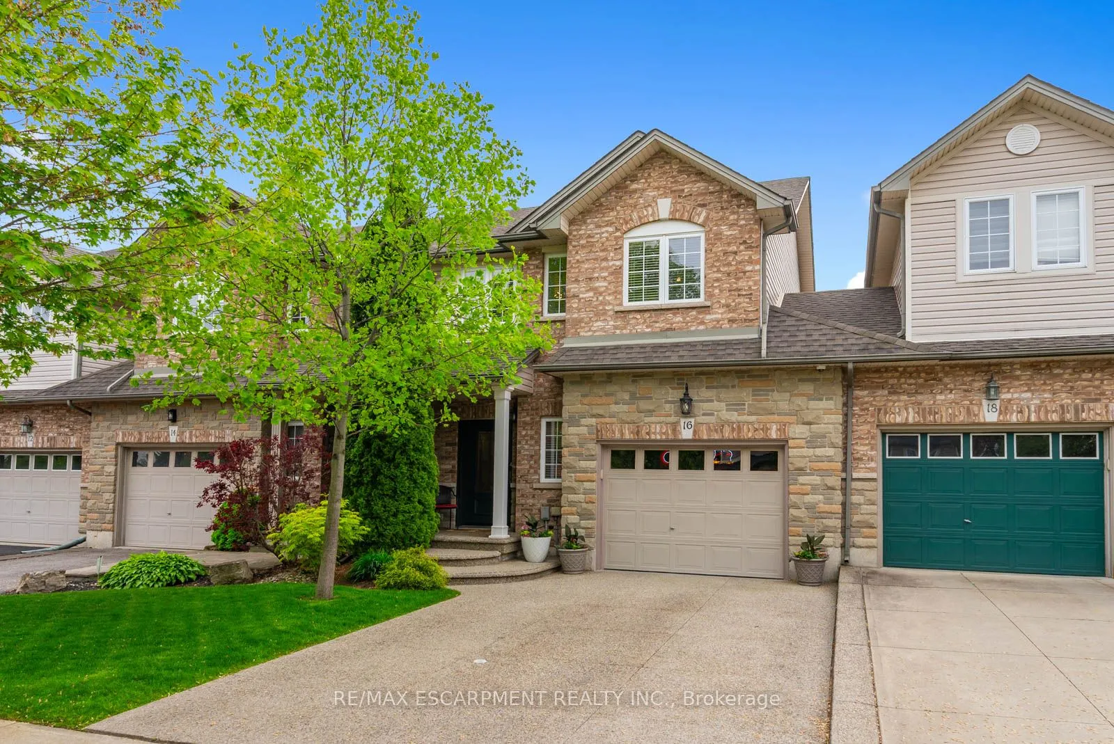 16 OLIVIA Place