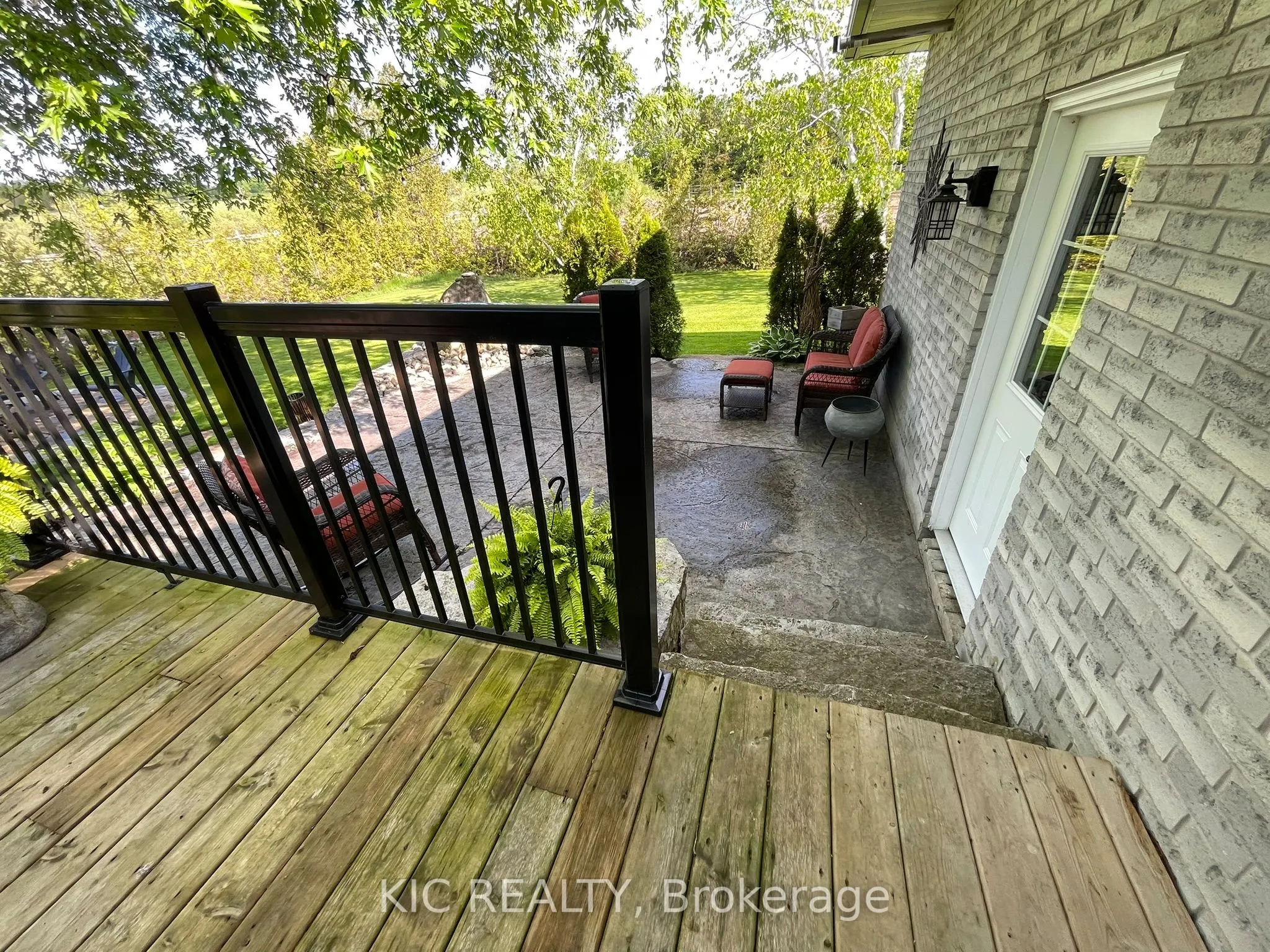 556 Fifth Line Rd Dum Road