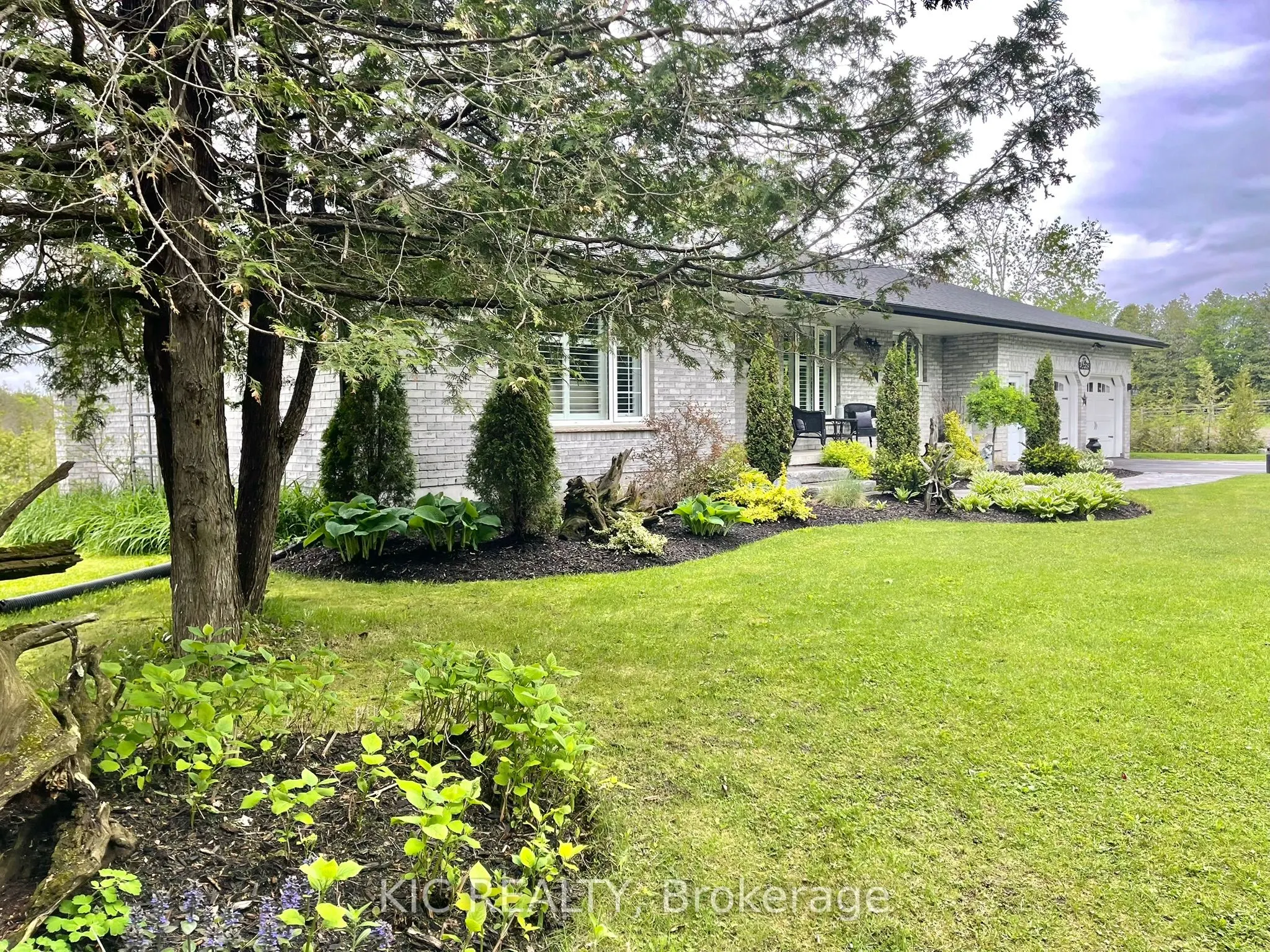 556 Fifth Line Rd Dum Road
