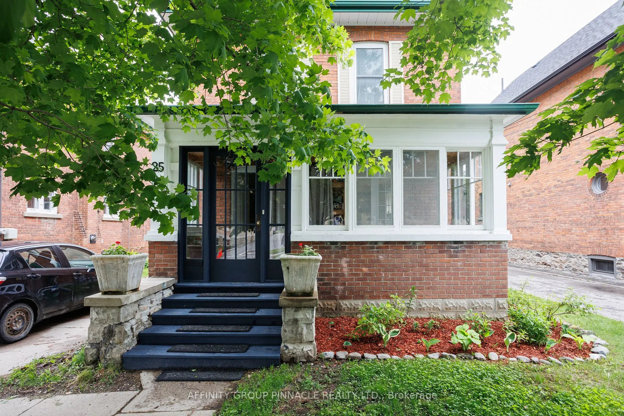 25 Francis Street