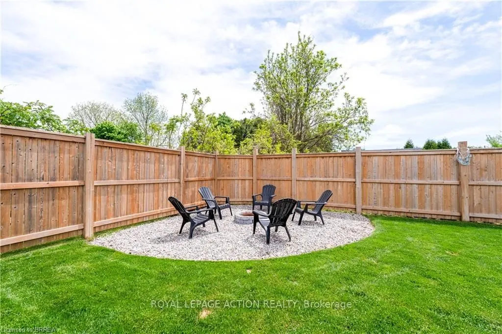 9 Curtis Avenue S