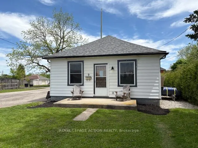 9 Curtis Avenue S