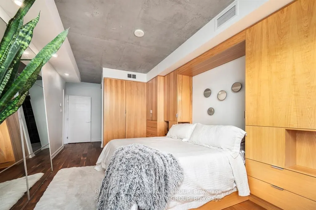 195 Besserer Street, #2701