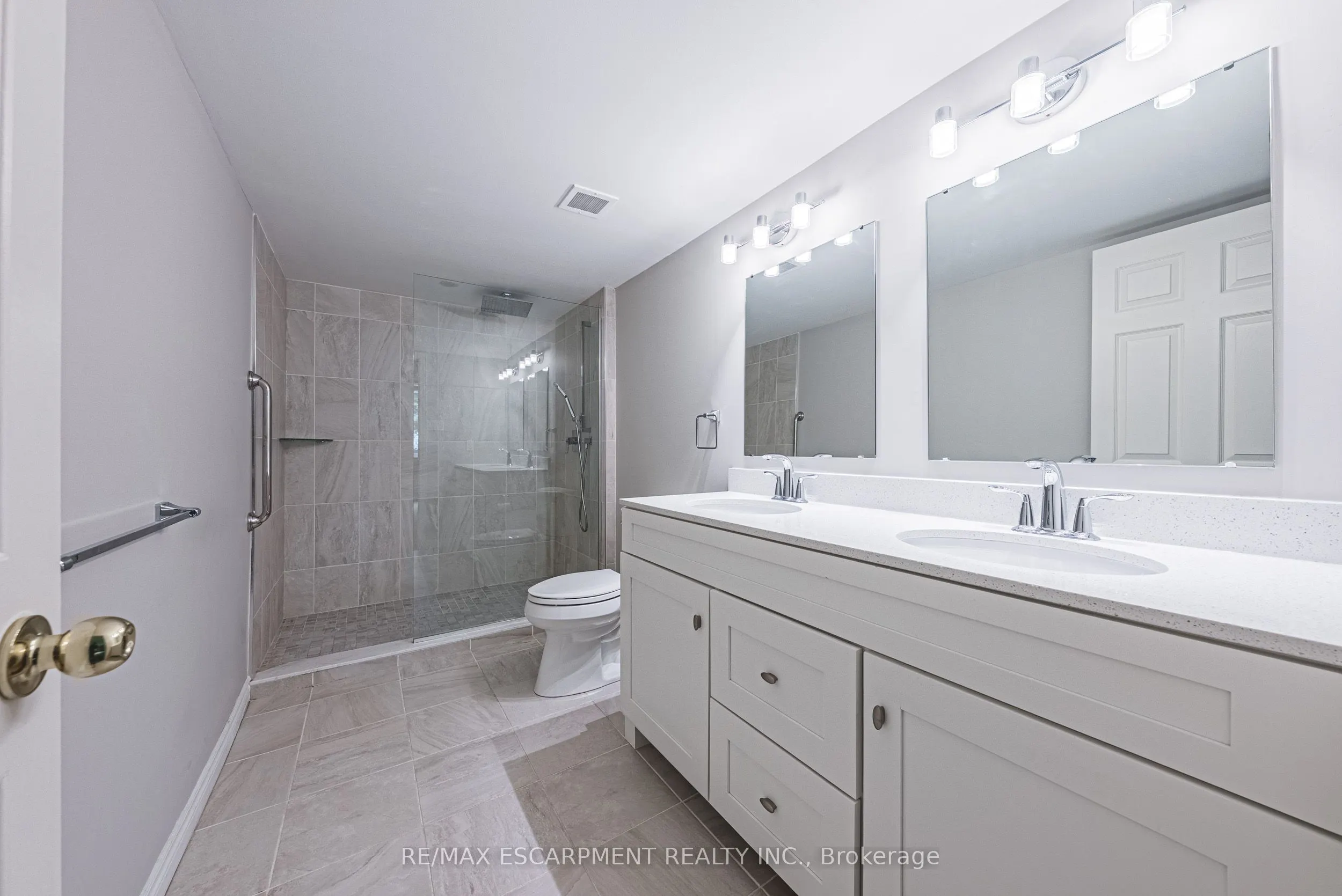 150 WILSON Street W, #215