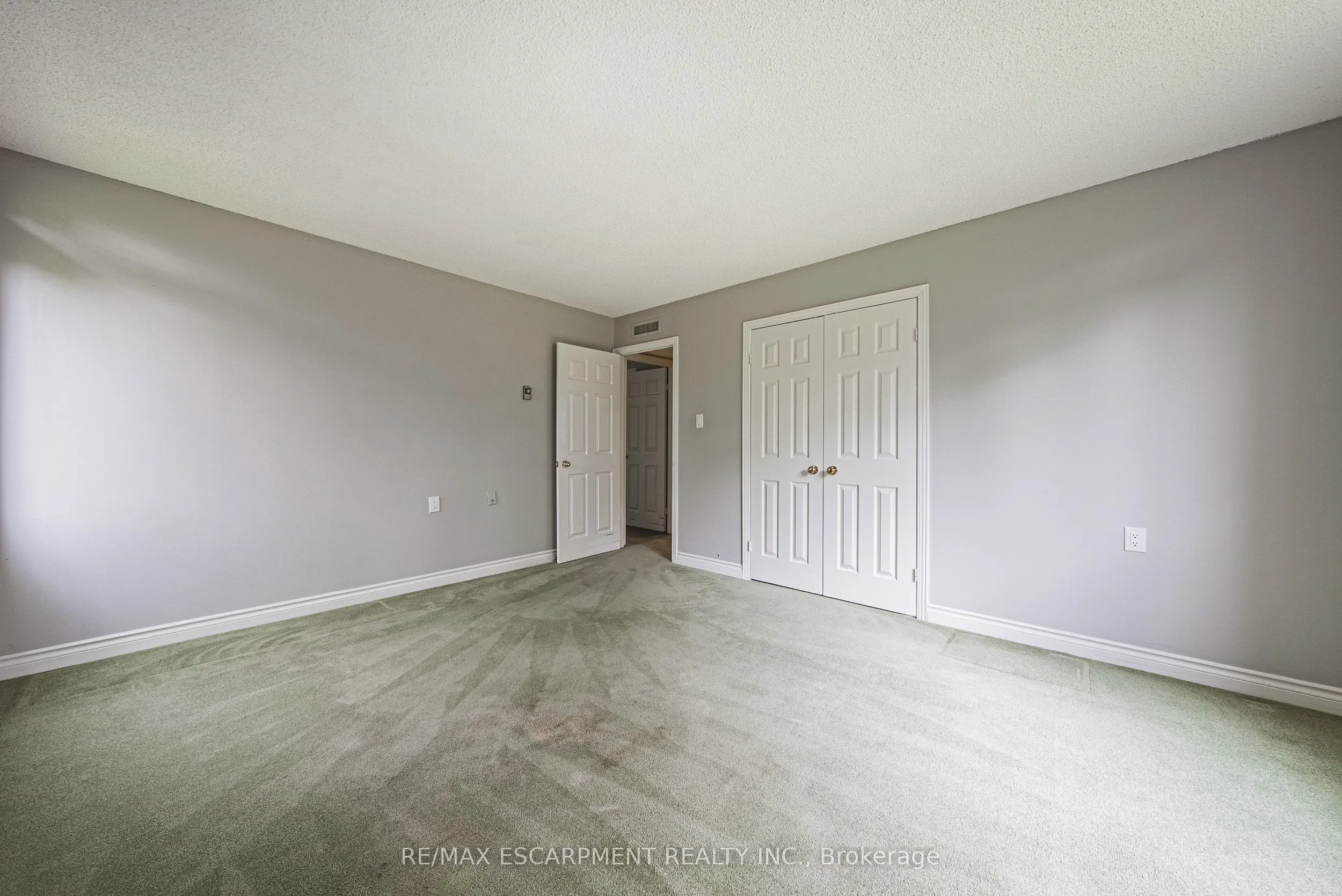 150 WILSON Street W, #215