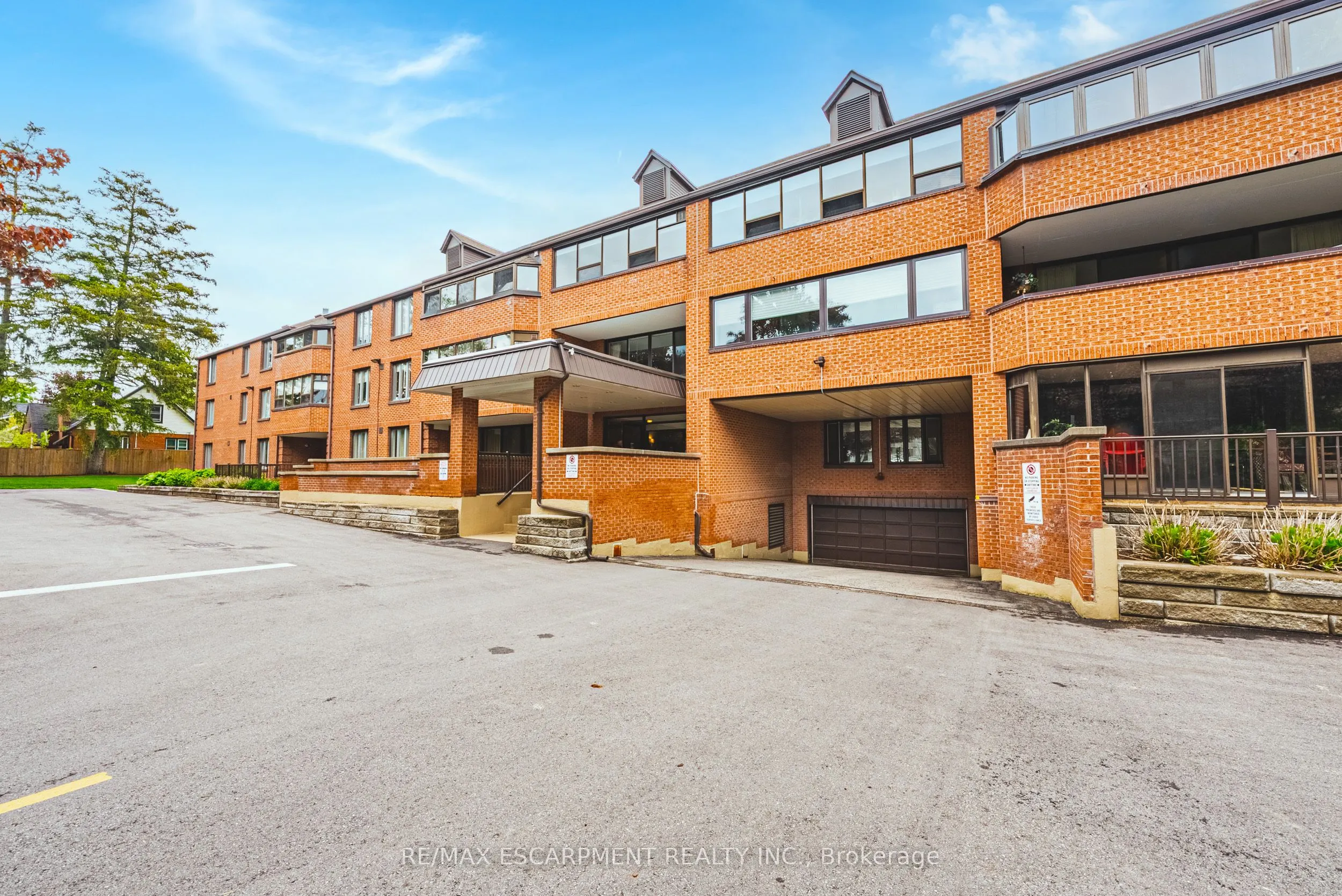 150 WILSON Street W, #215