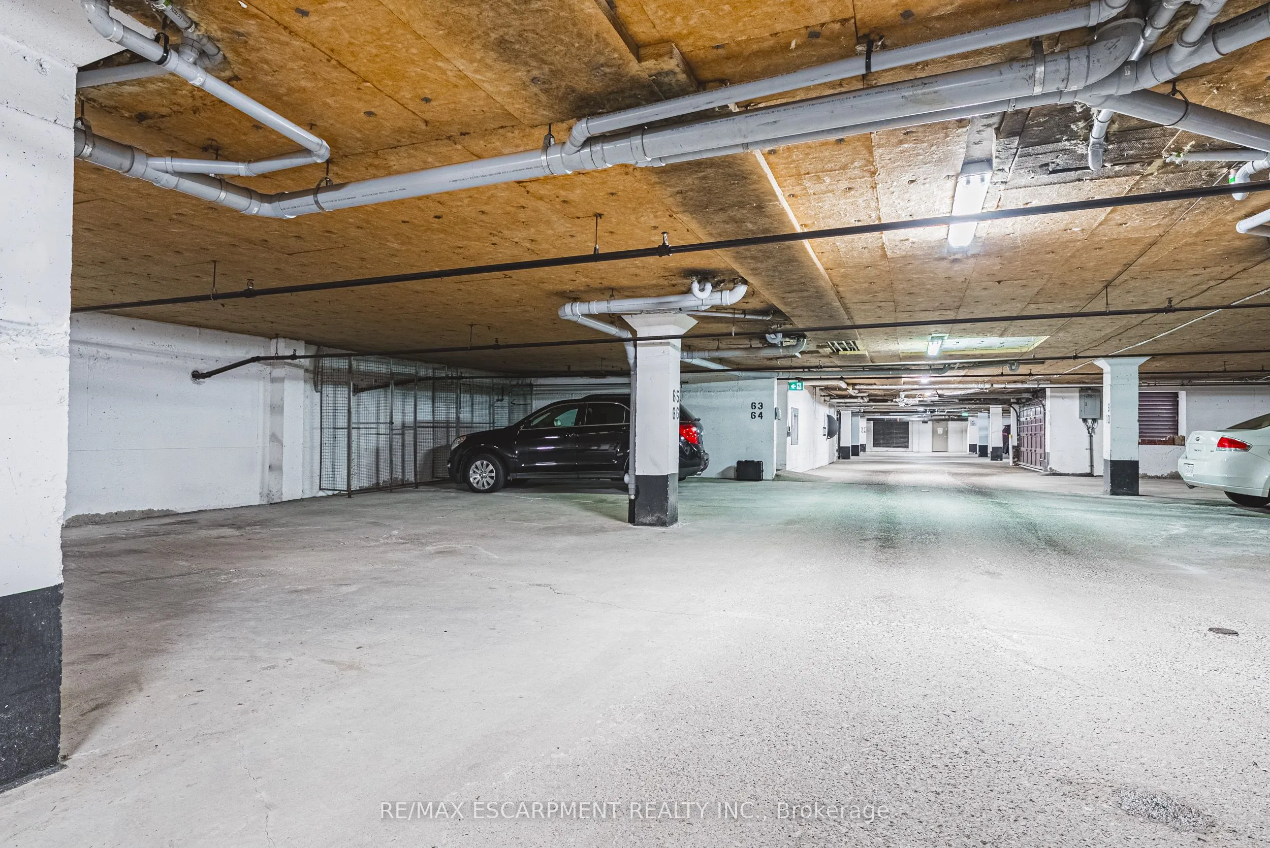 150 WILSON Street W, #215