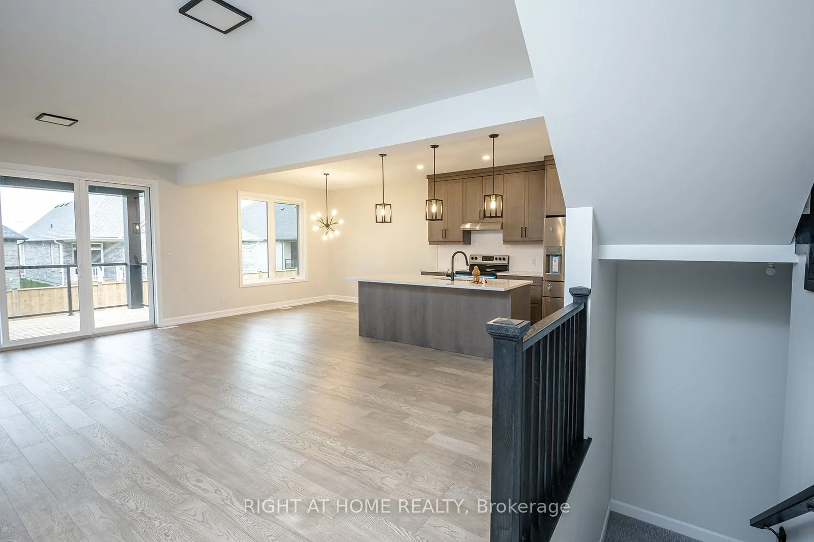 3909 Mitchell Crescent