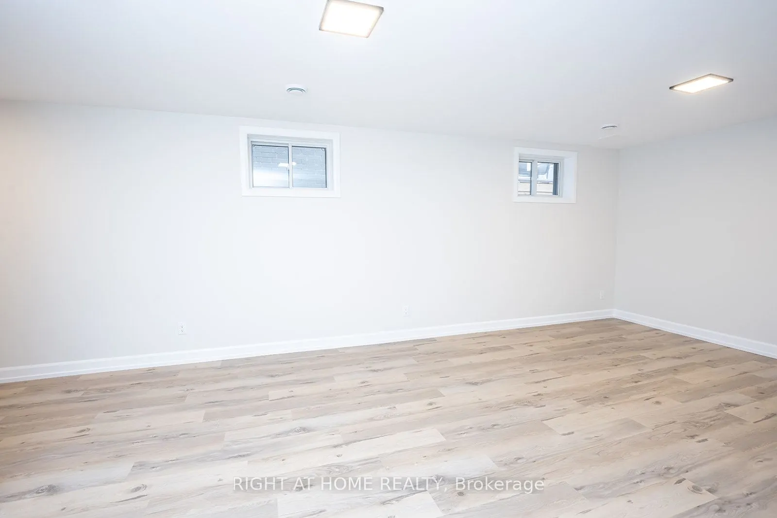 3909 Mitchell Crescent