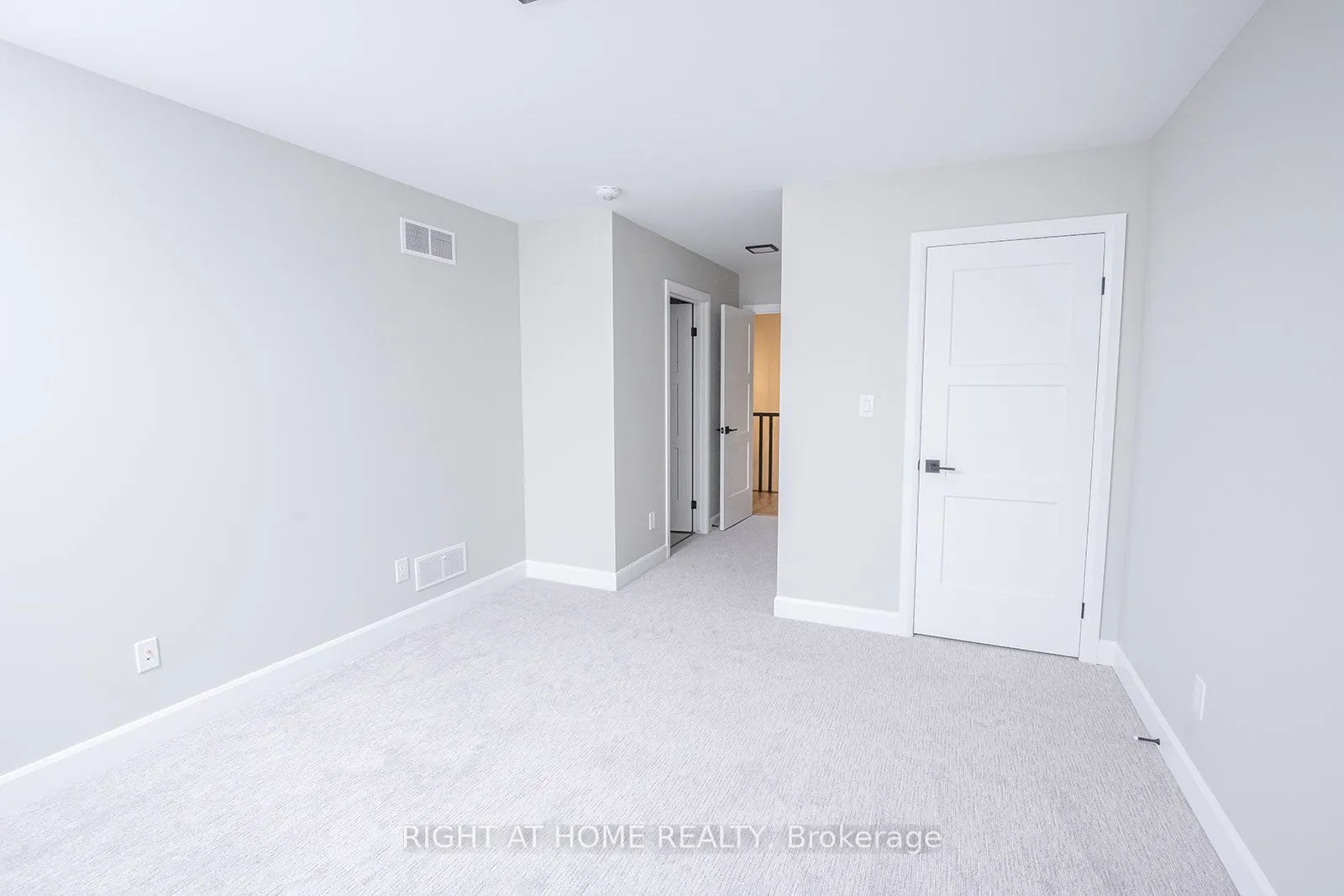 3909 Mitchell Crescent