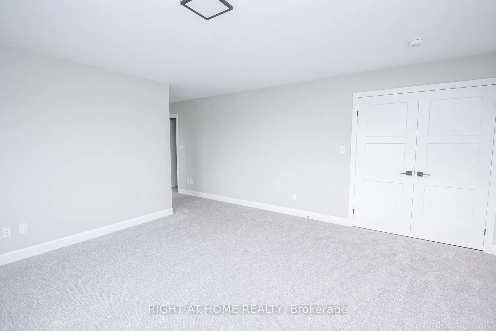 3909 Mitchell Crescent