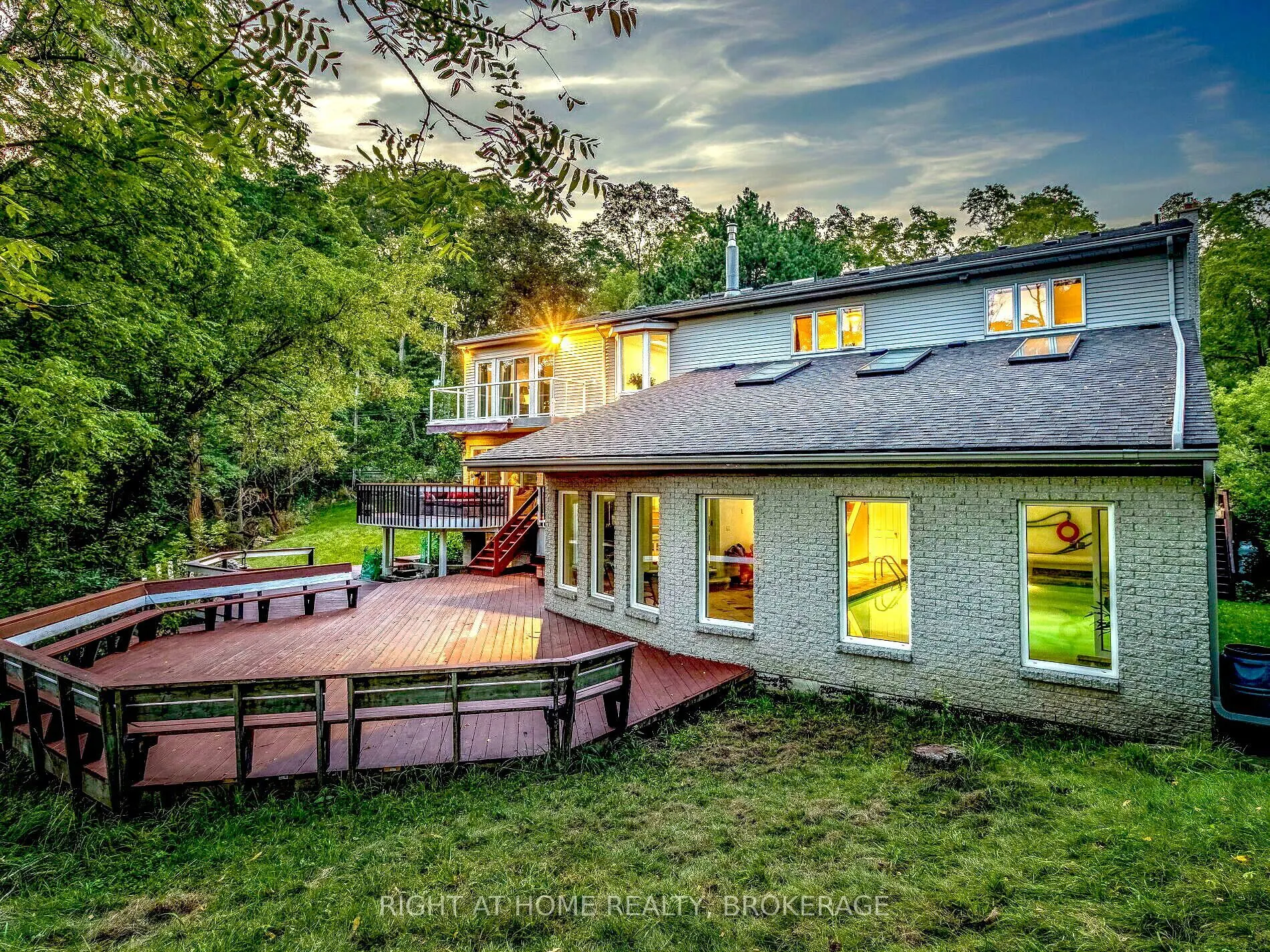 774 Old Dundas Road