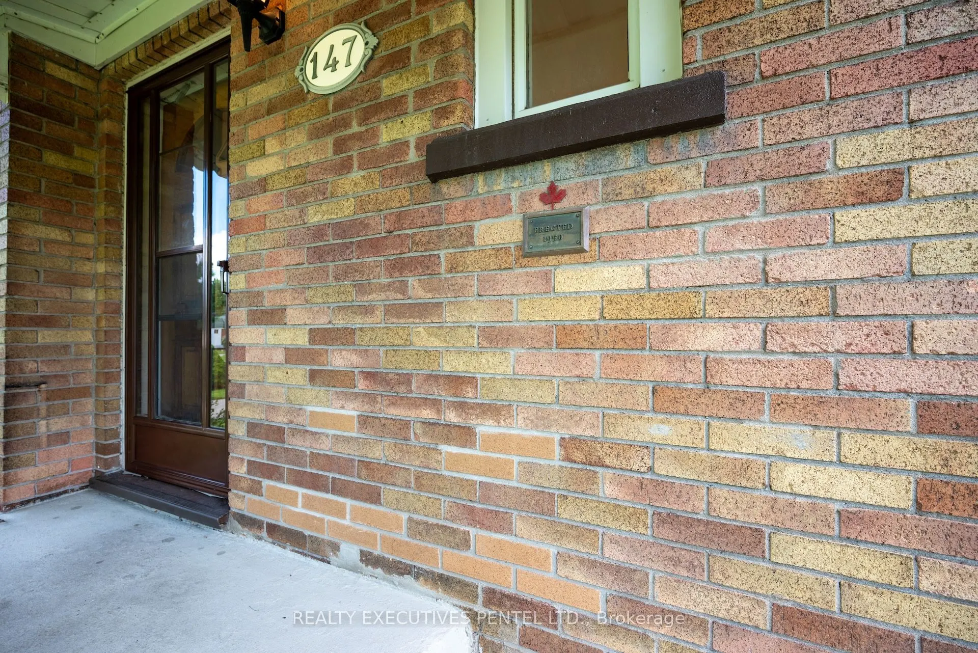 147 Spencer Street E
