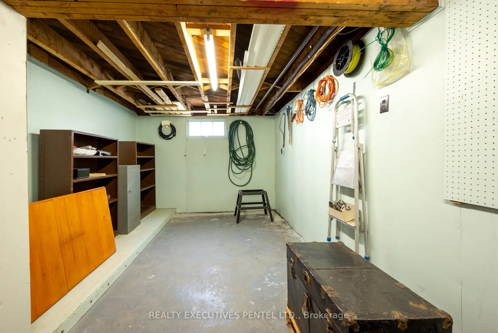 147 Spencer Street E