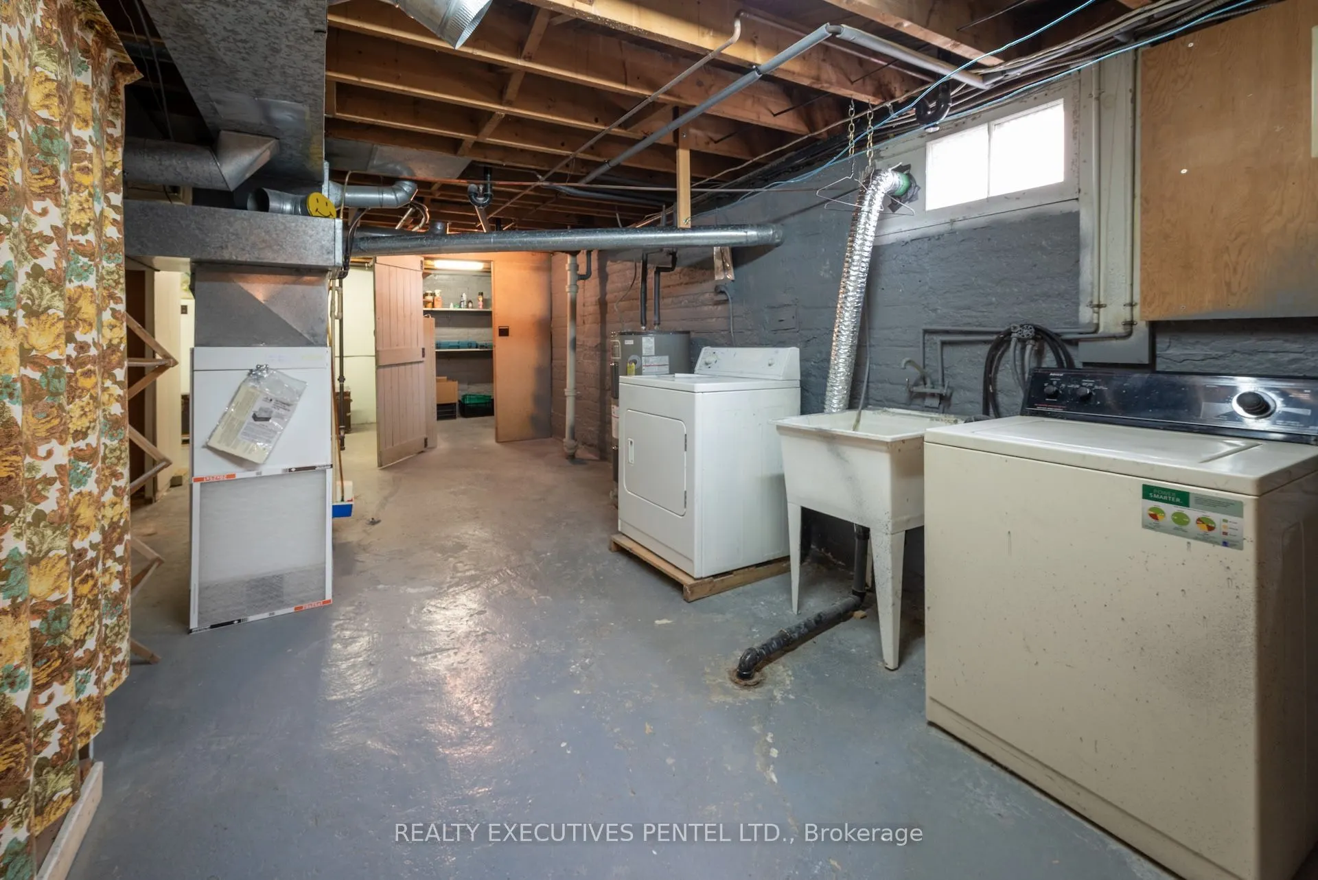 147 Spencer Street E