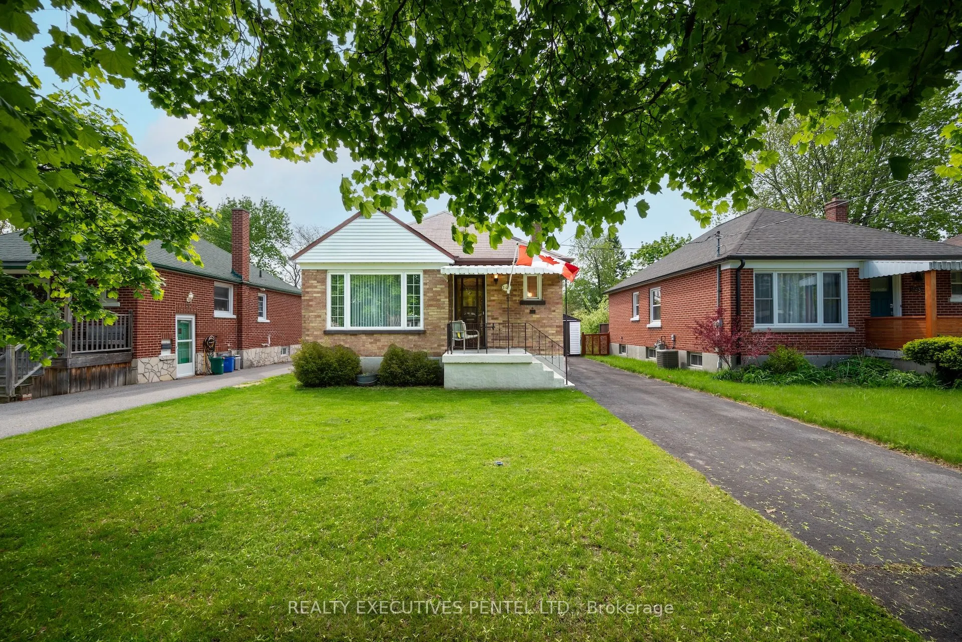 147 Spencer Street E