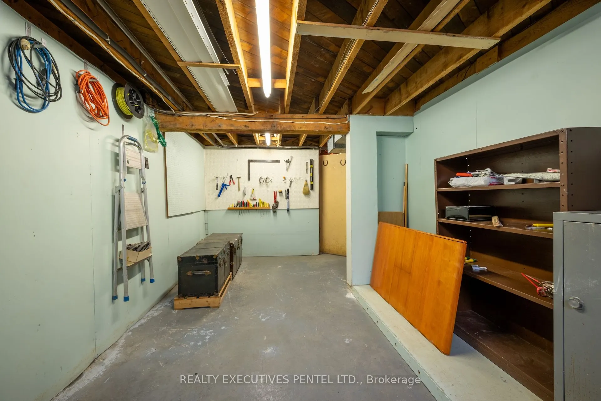 147 Spencer Street E