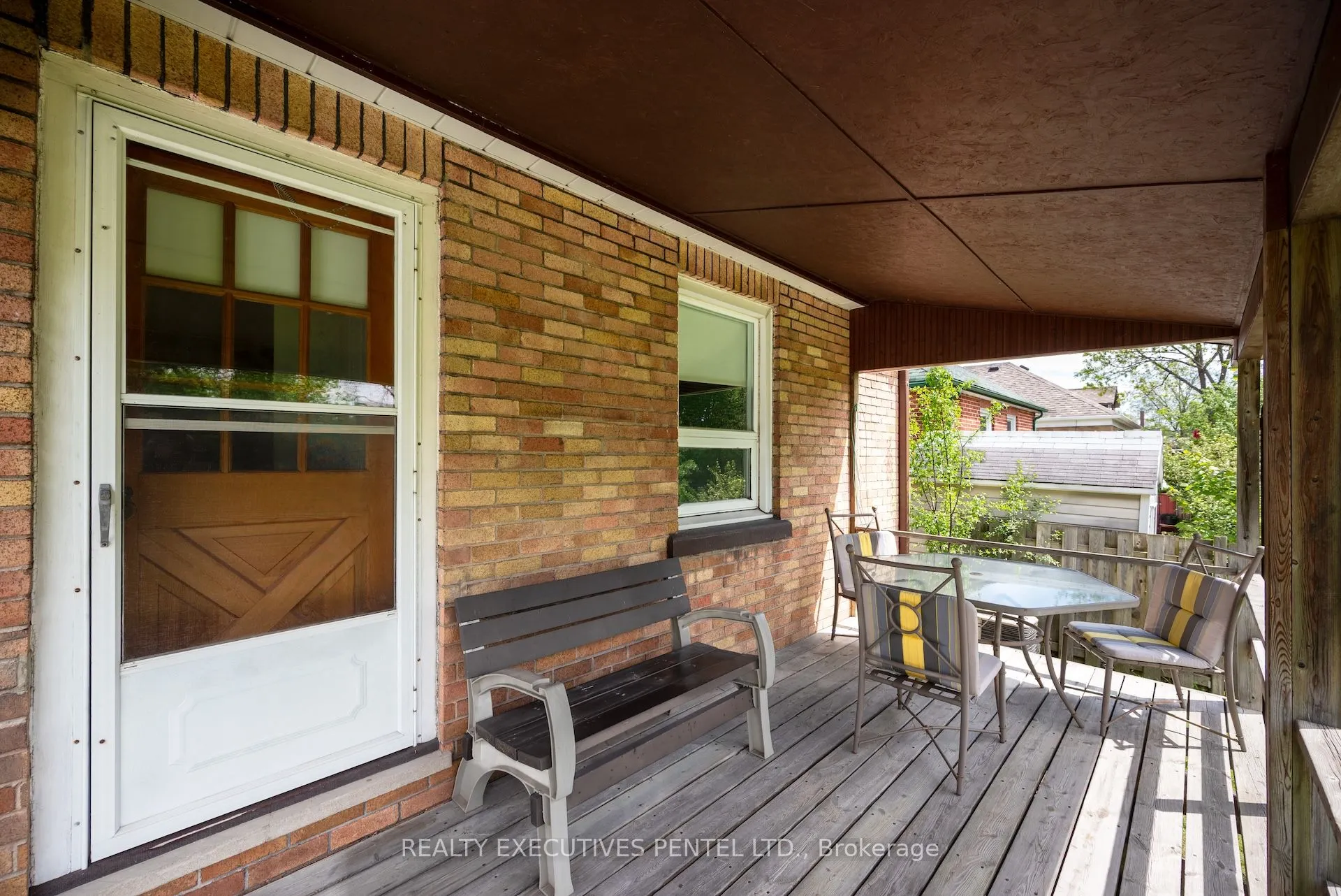 147 Spencer Street E