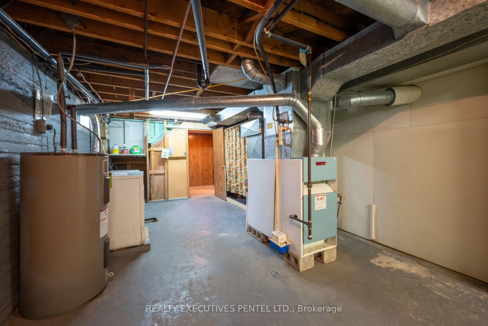 147 Spencer Street E