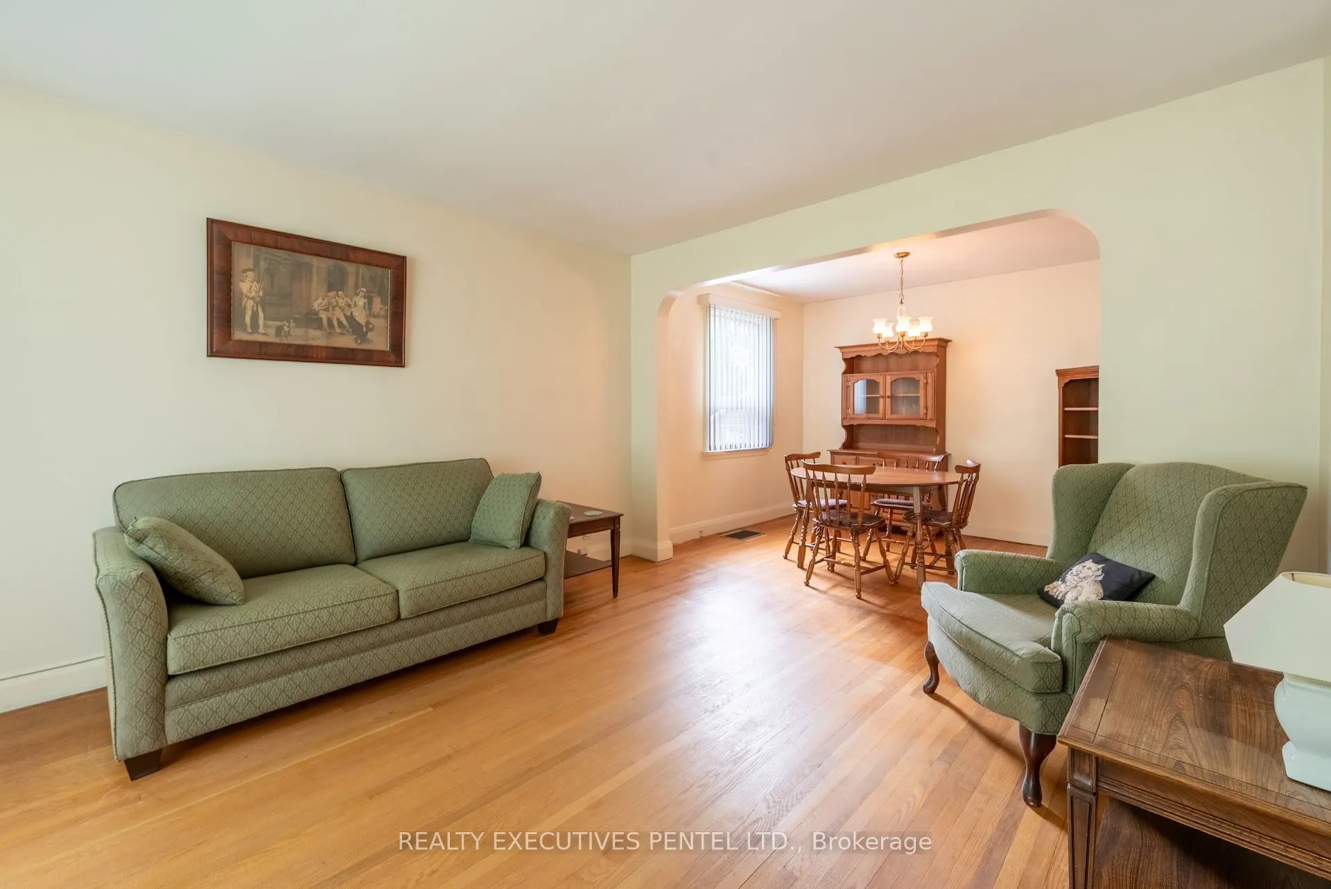 147 Spencer Street E