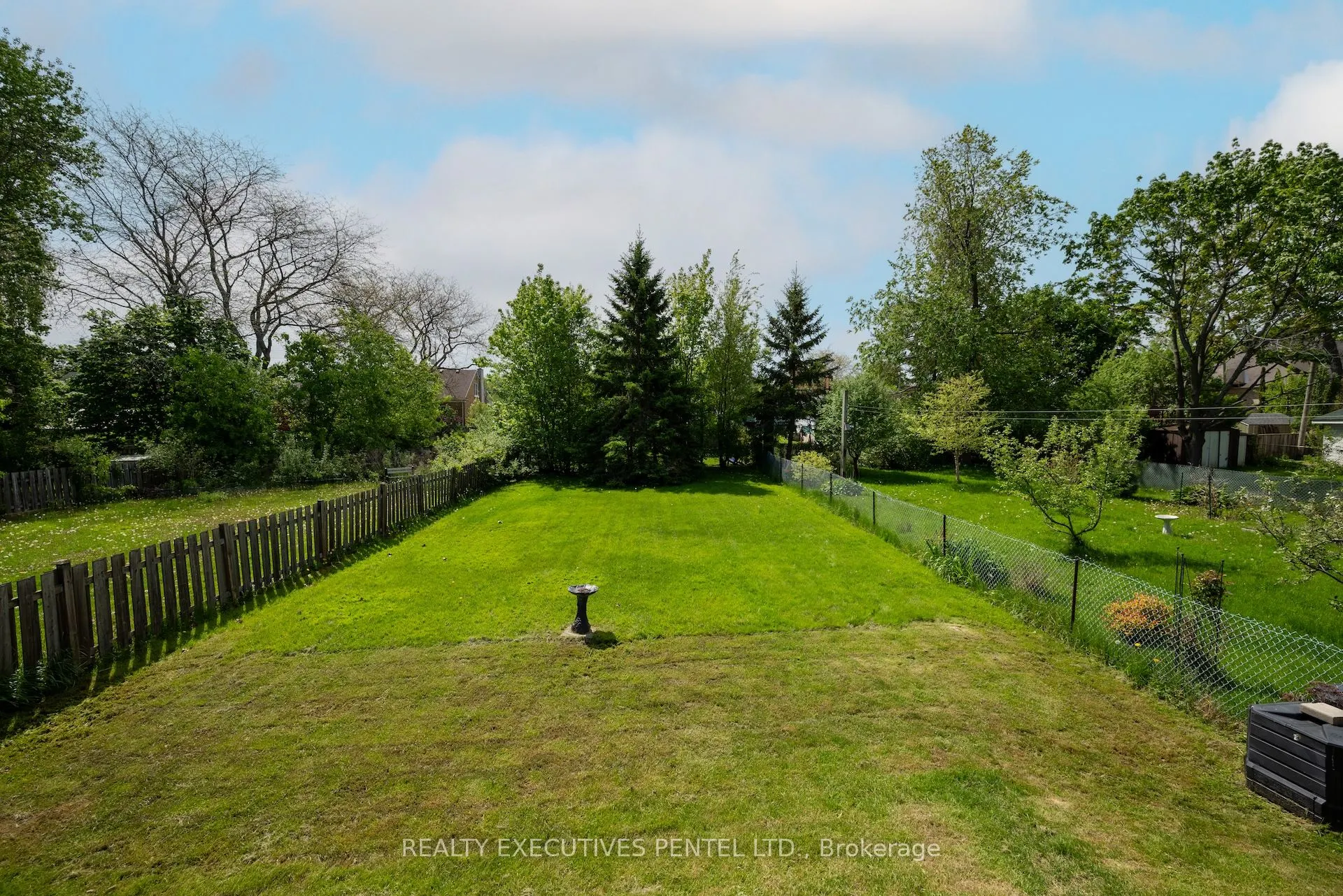 147 Spencer Street E