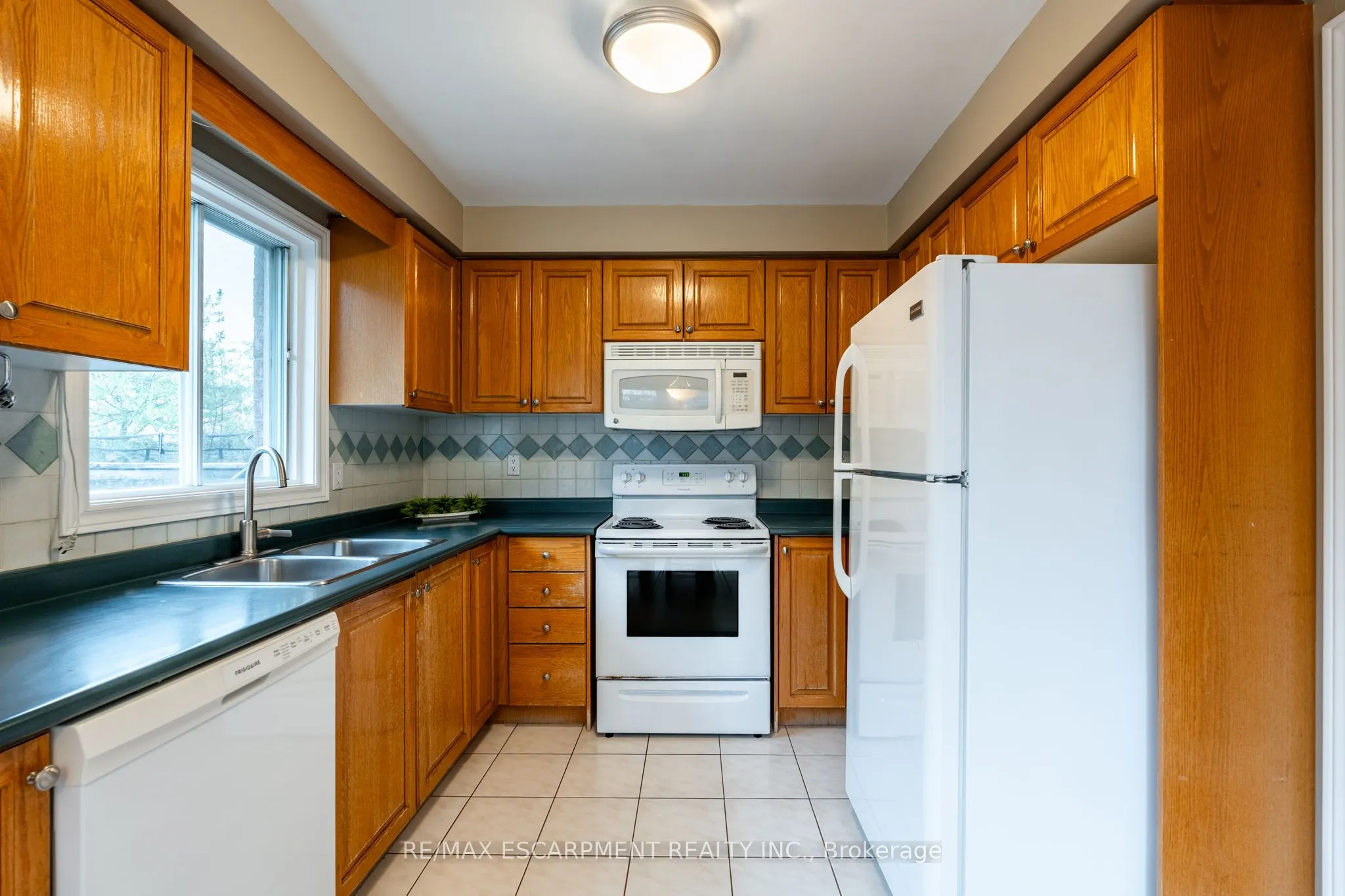 38 Fellowes Crescent