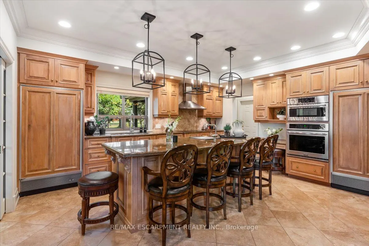 90 RIDGE Road W