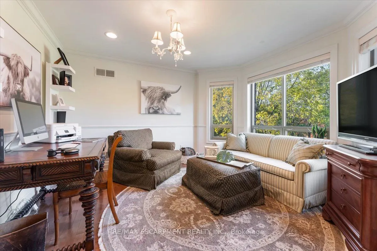 90 RIDGE Road W