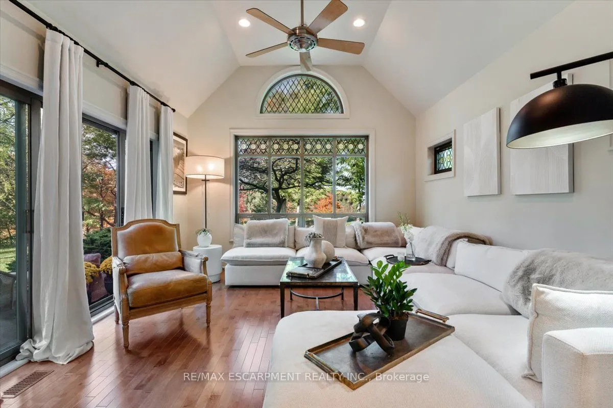 90 RIDGE Road W