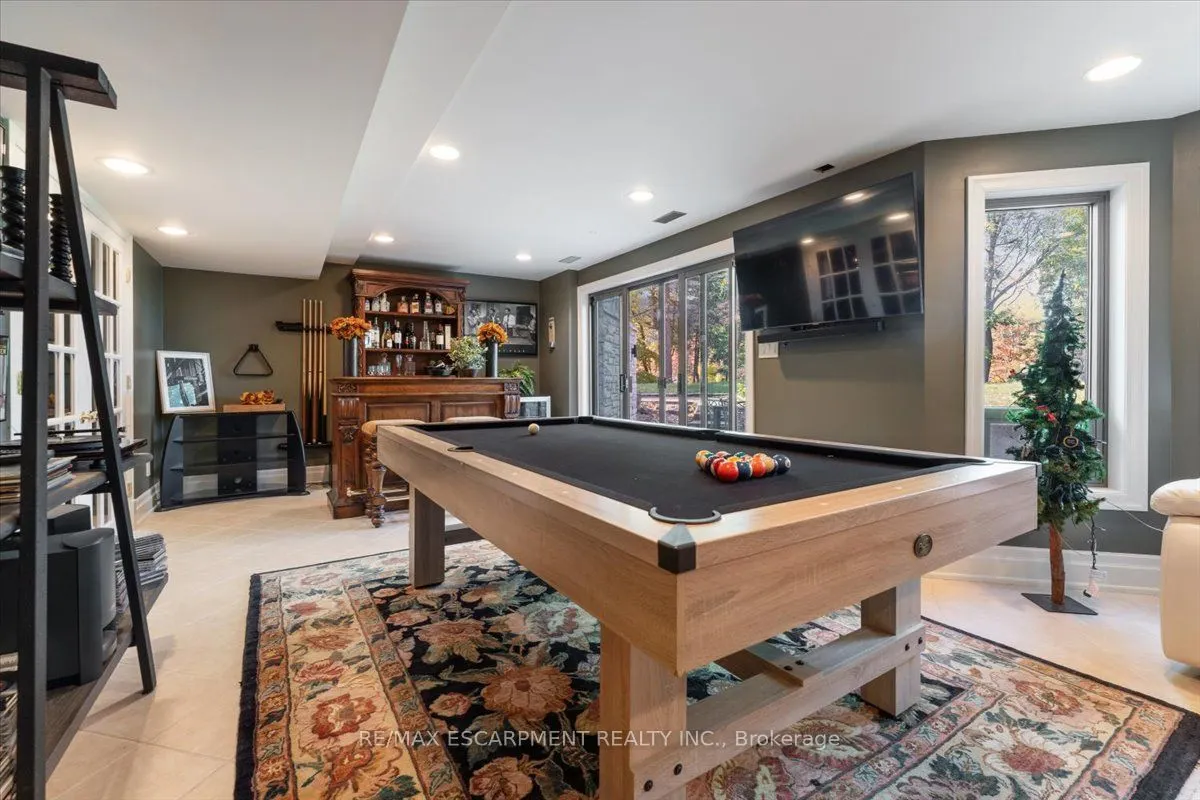 90 RIDGE Road W