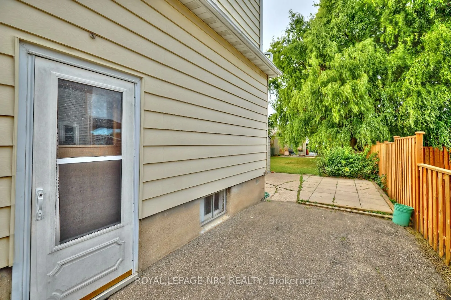 223 Niagara Street