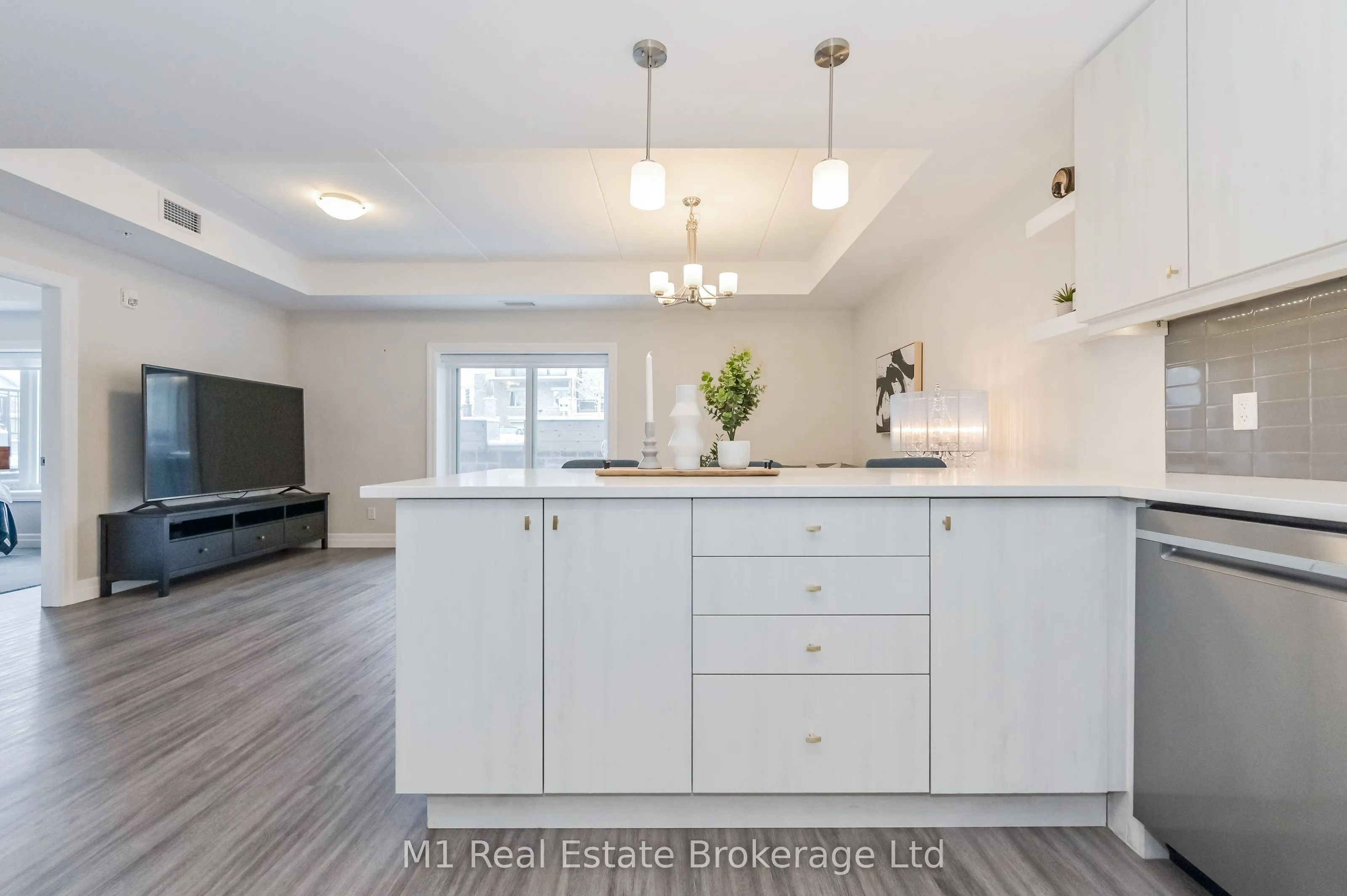 19 Stumpf Street, #101