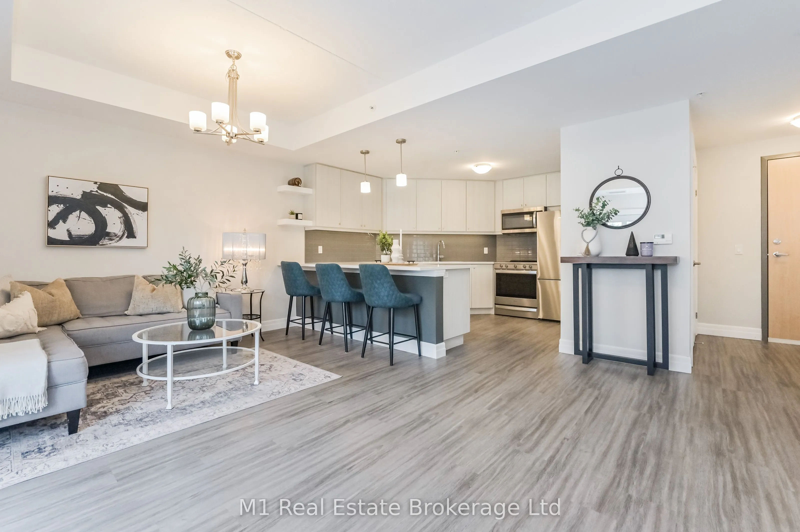 19 Stumpf Street, #101
