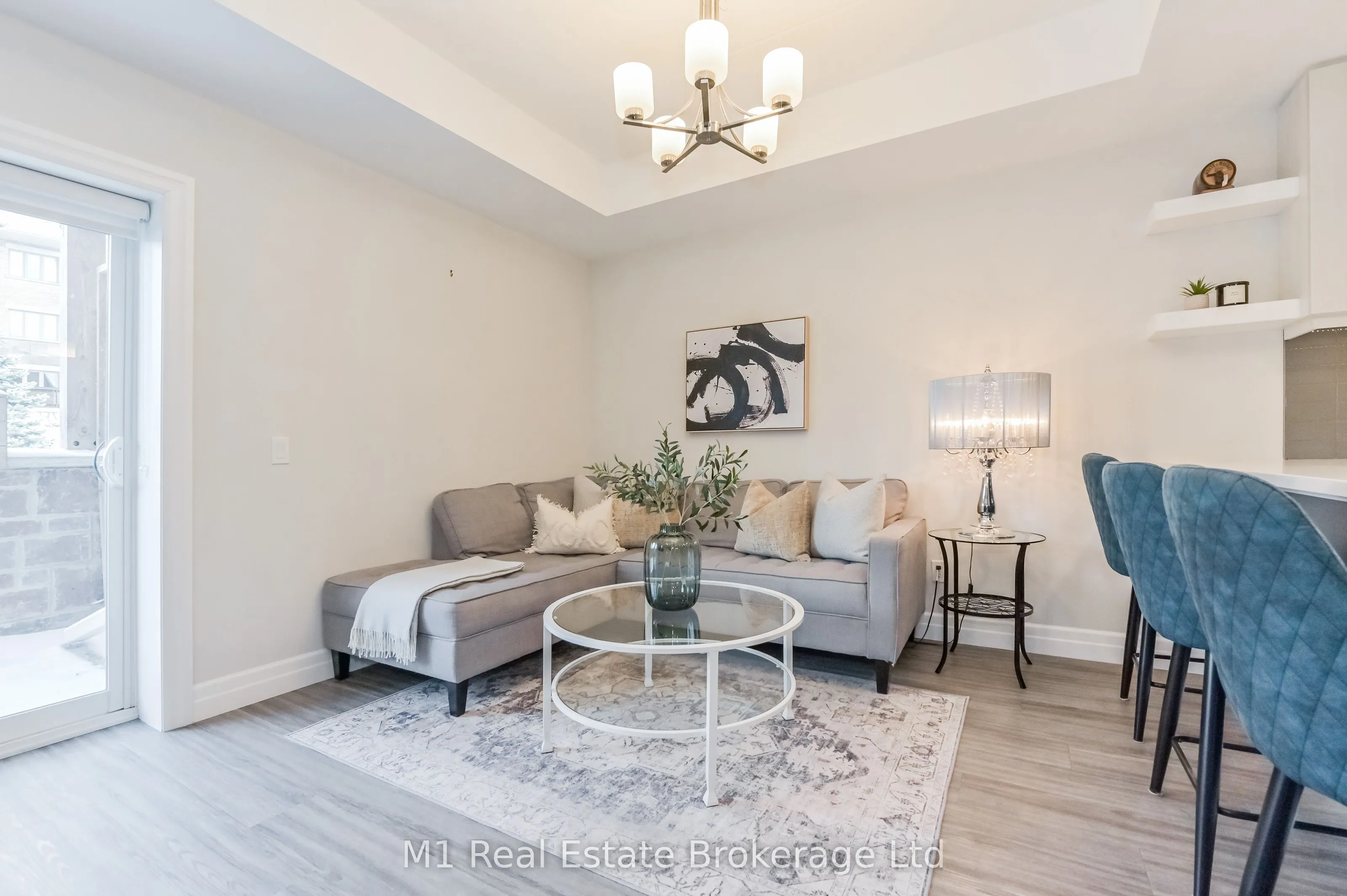19 Stumpf Street, #101