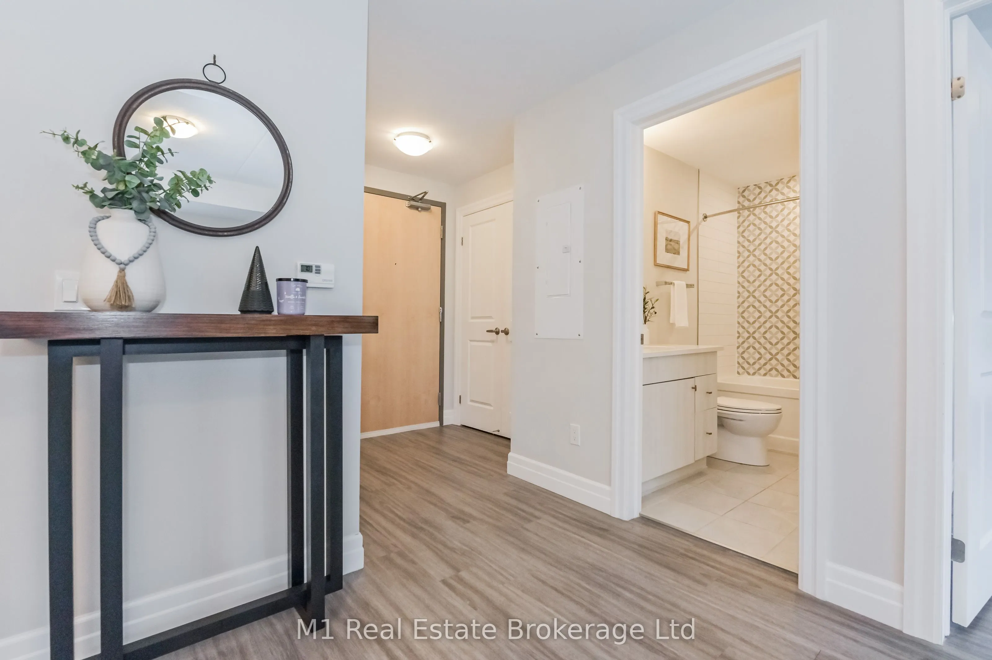 19 Stumpf Street, #101