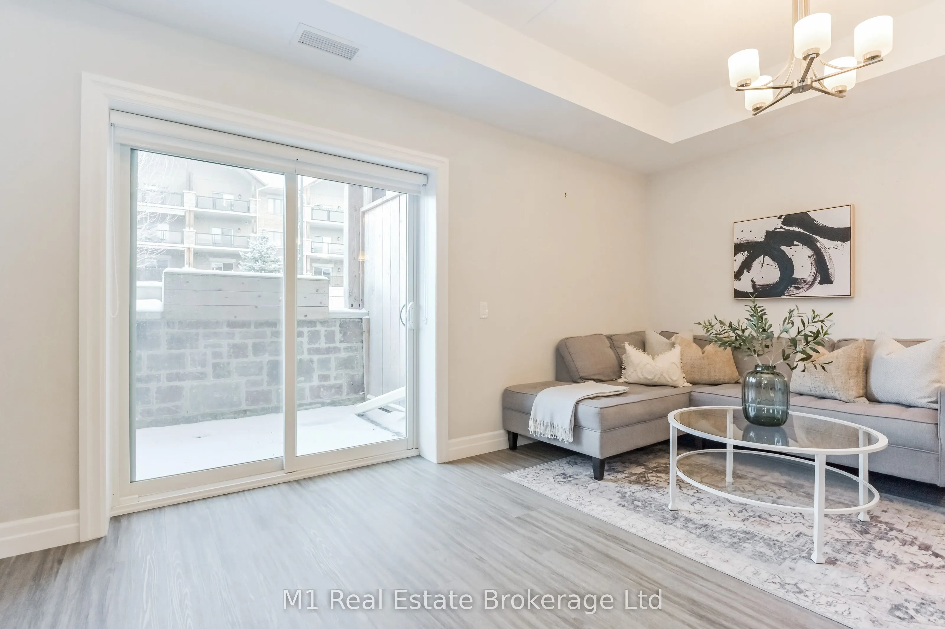 19 Stumpf Street, #101