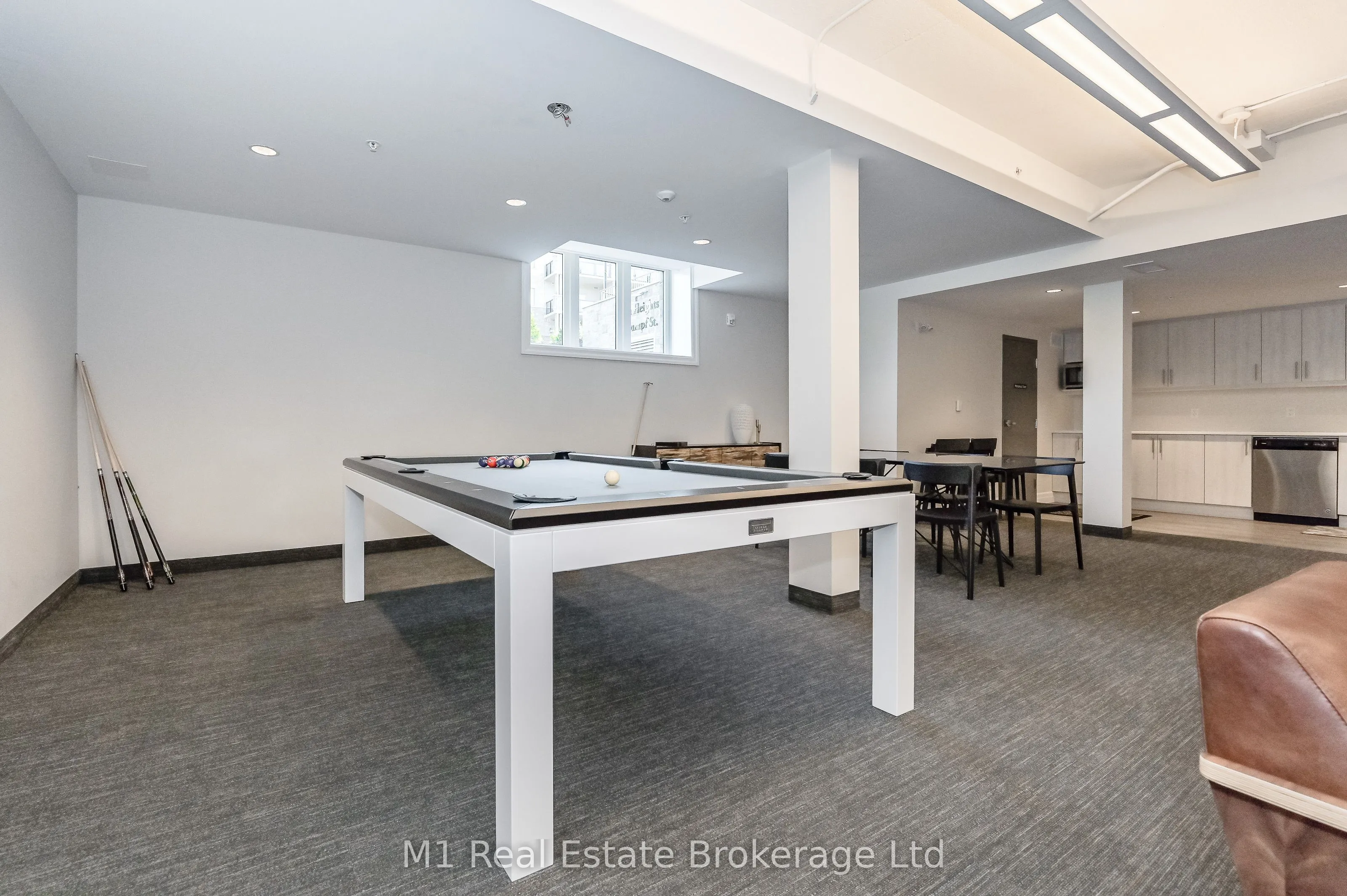 19 Stumpf Street, #101